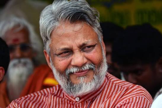 san_x_m's tweet photo. 5 rivers in Rajasthan were dead for decades. A man who got off a bus in 1985 brought them back.

Rajendra Singh had a government job and a small Ayurvedic practice. On 2 October 1985 he took a bus to Kishori village in Alwar with four friends.

The villagers didn't need medicine. They needed water. So he started digging johads, the small mud check dams their grandparents used to build to catch rainwater.

By 2001 his group had built about 4,500 johads across 850 villages. The Arvari river started flowing again. Then Ruparel, Sarsa, Bhagani and Jahajwali.

He got the Ramon Magsaysay Award in 2001 and the Stockholm Water Prize in 2015, which people call the Nobel Prize for water.

Here in Bengaluru we buy water from tankers every summer. Every city needs one Rajendra Singh.