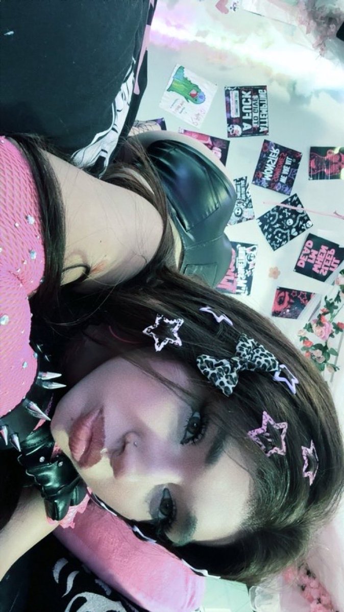 avamcds's tweet photo. Who's up for FaceTime or sexting right now hmu.
#facetime 
#honry 
#buyingcontent https://t.co/jijyv3gYvD