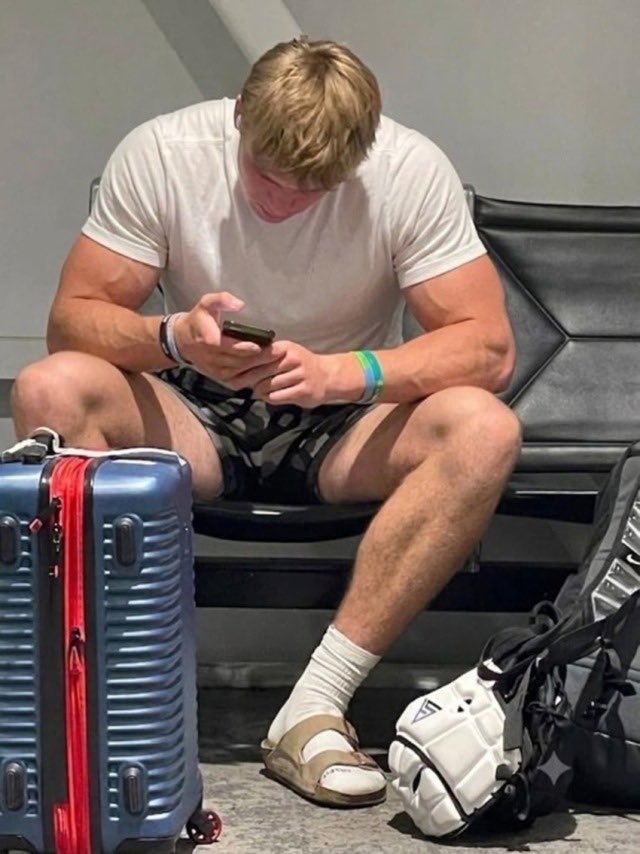 str8boyworship's tweet photo. 🥵 https://t.co/ln2BUfKTGQ