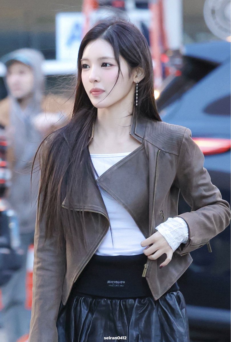 haramang0's tweet photo. 뉴욕가더니 여배우가 된 여자 실화인가
스타일링누가해주시는거임이틀연속고능.. https://t.co/B4SckIl13U