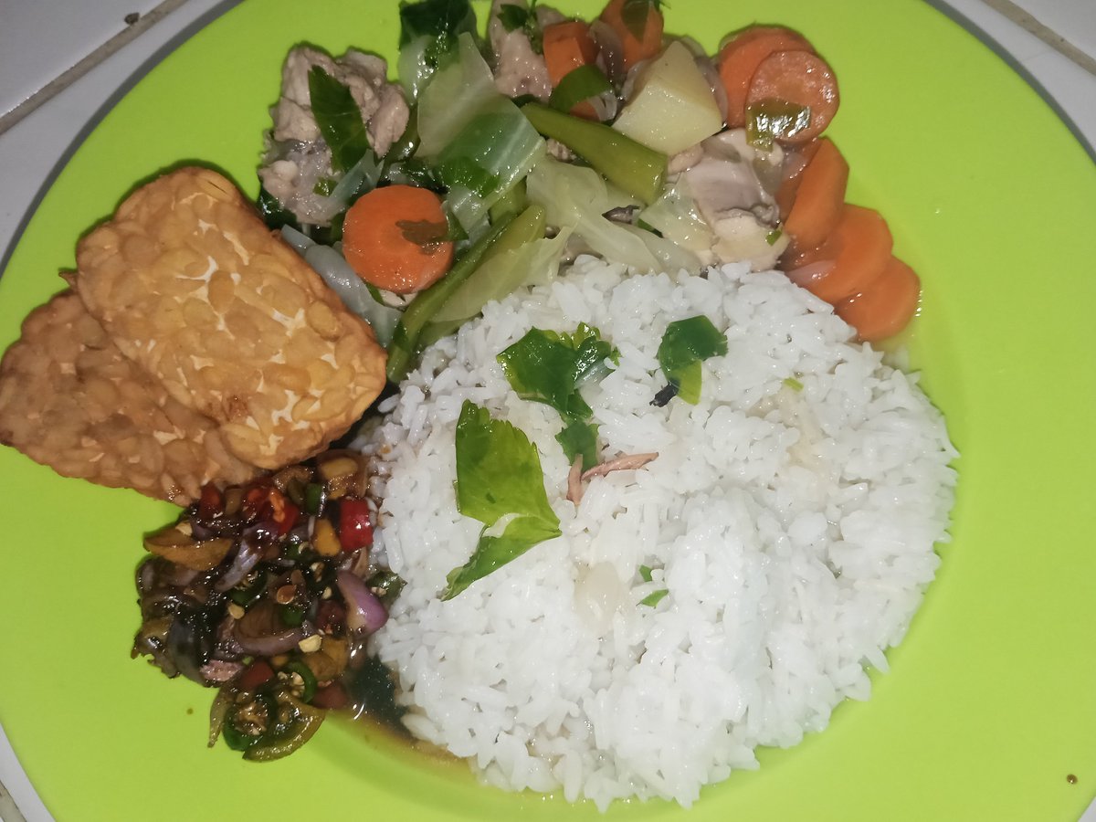 hoopnclouds's tweet photo. yummy yummy🤤 https://t.co/CtYmomU2mP