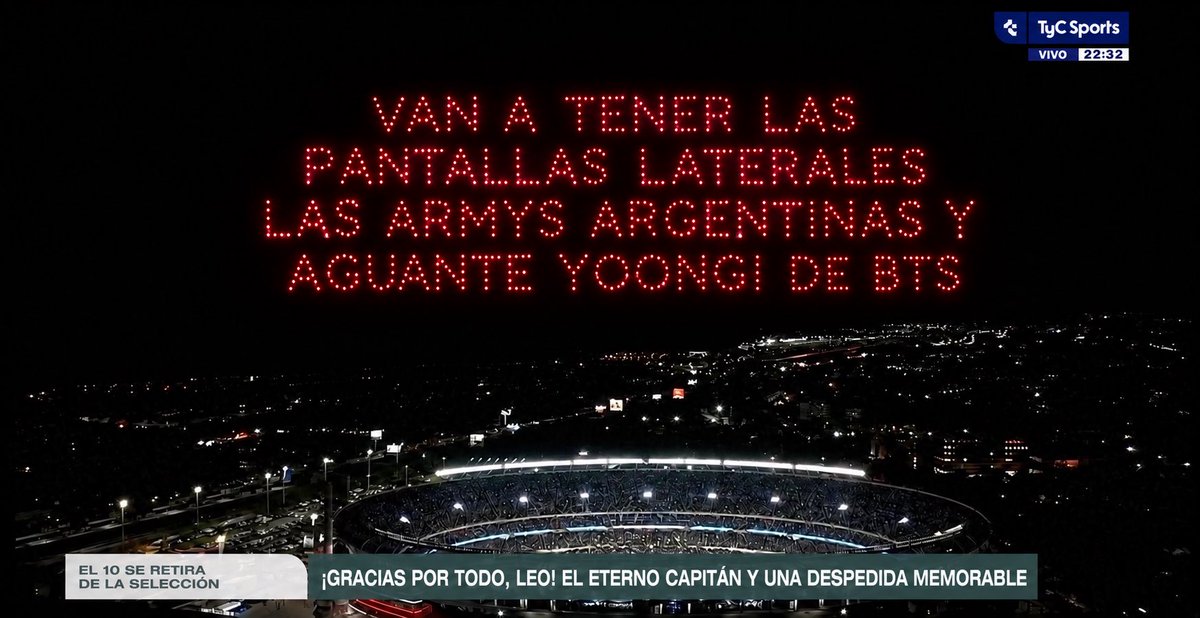 JOARIRANGG's tweet photo. qué onda con el show de drones https://t.co/pPp1MAfMeb
