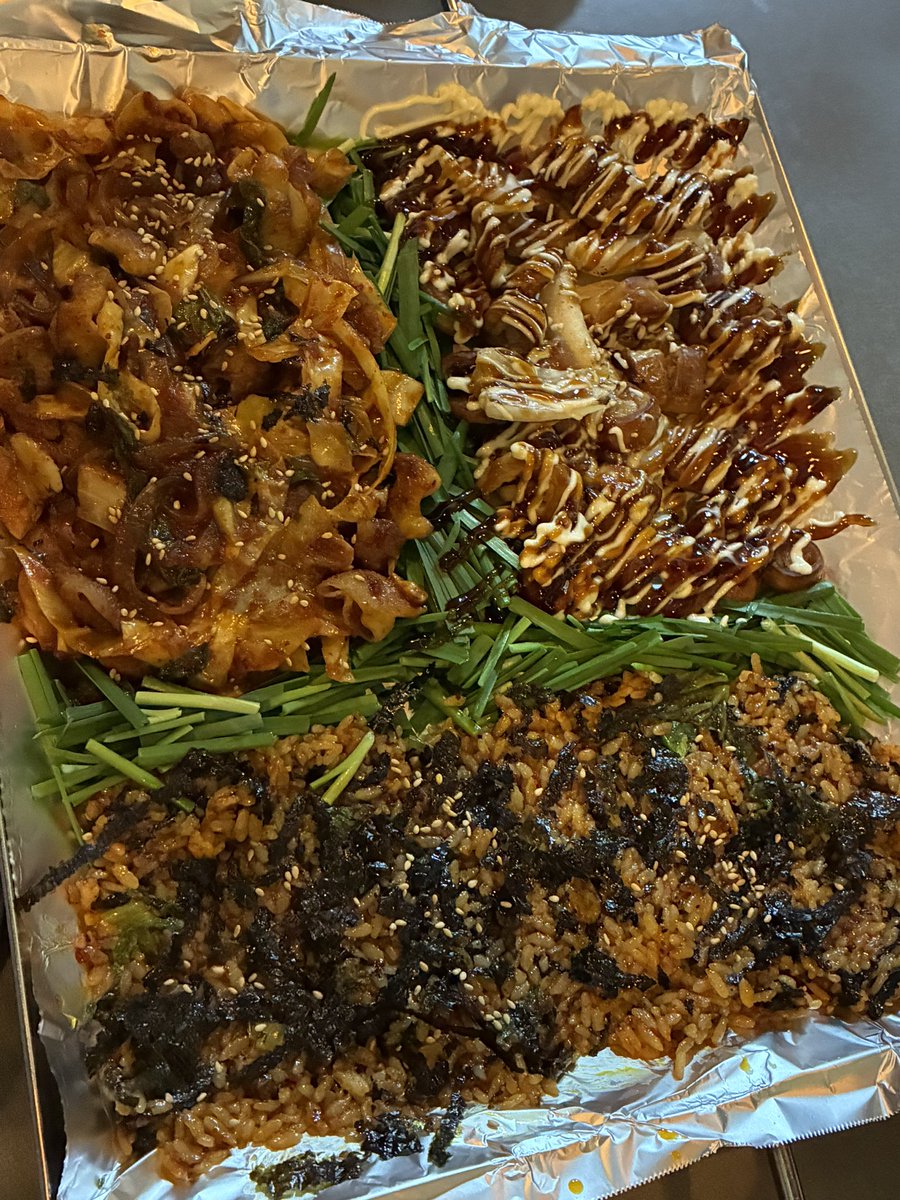 yammmy___00's tweet photo. 아니 어떻게 데리야끼막창이 야르 https://t.co/mpER1YBnYq