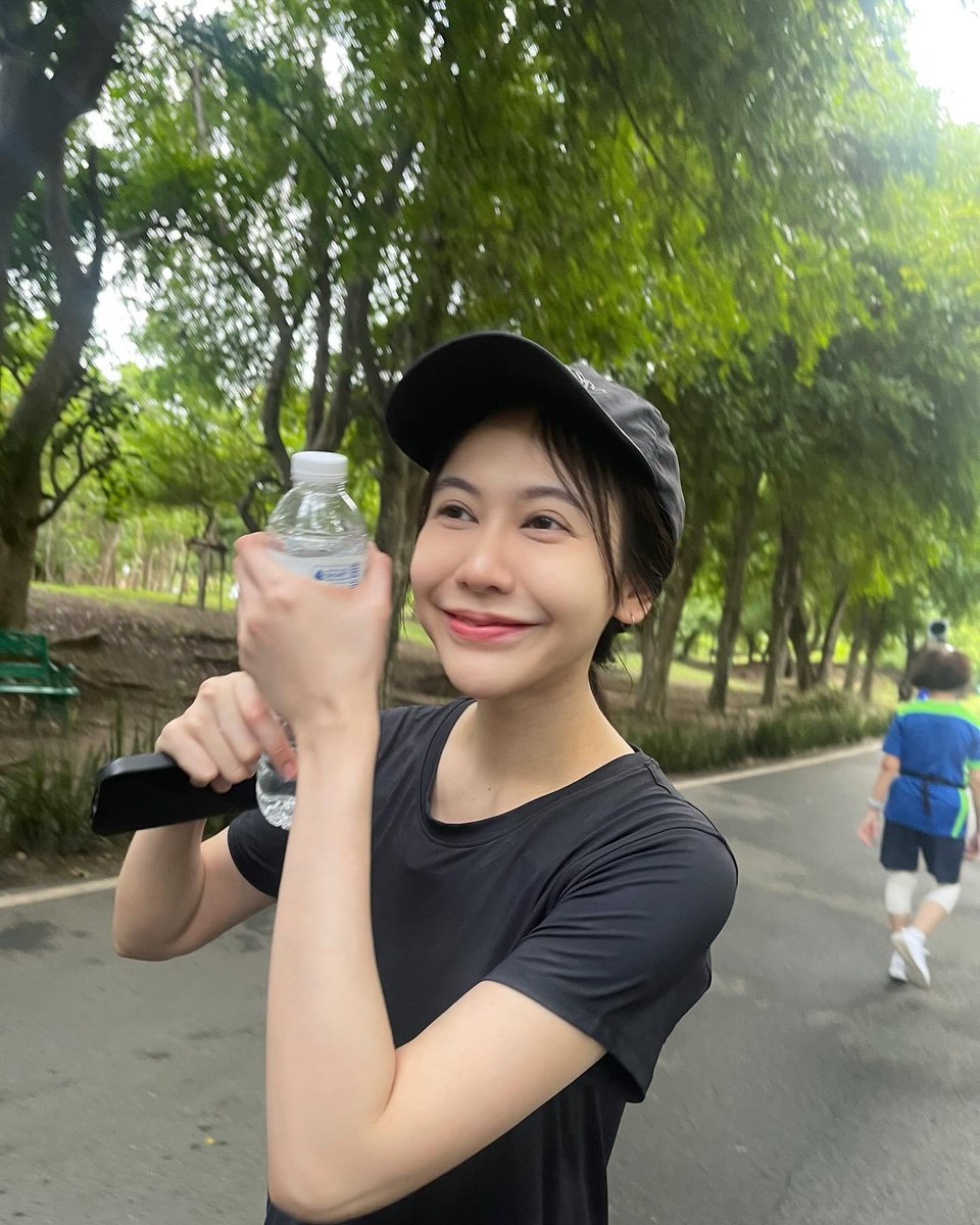 ktmt0419's tweet photo. รูปเซ็ทนี้ทำให้บูสเอนเนอจี้ในการอยากไปวิ่งมาดดดด🏃🏻🏃🏻🏃🏻
#NoeyKanteera https://t.co/lwhjA1m7cV