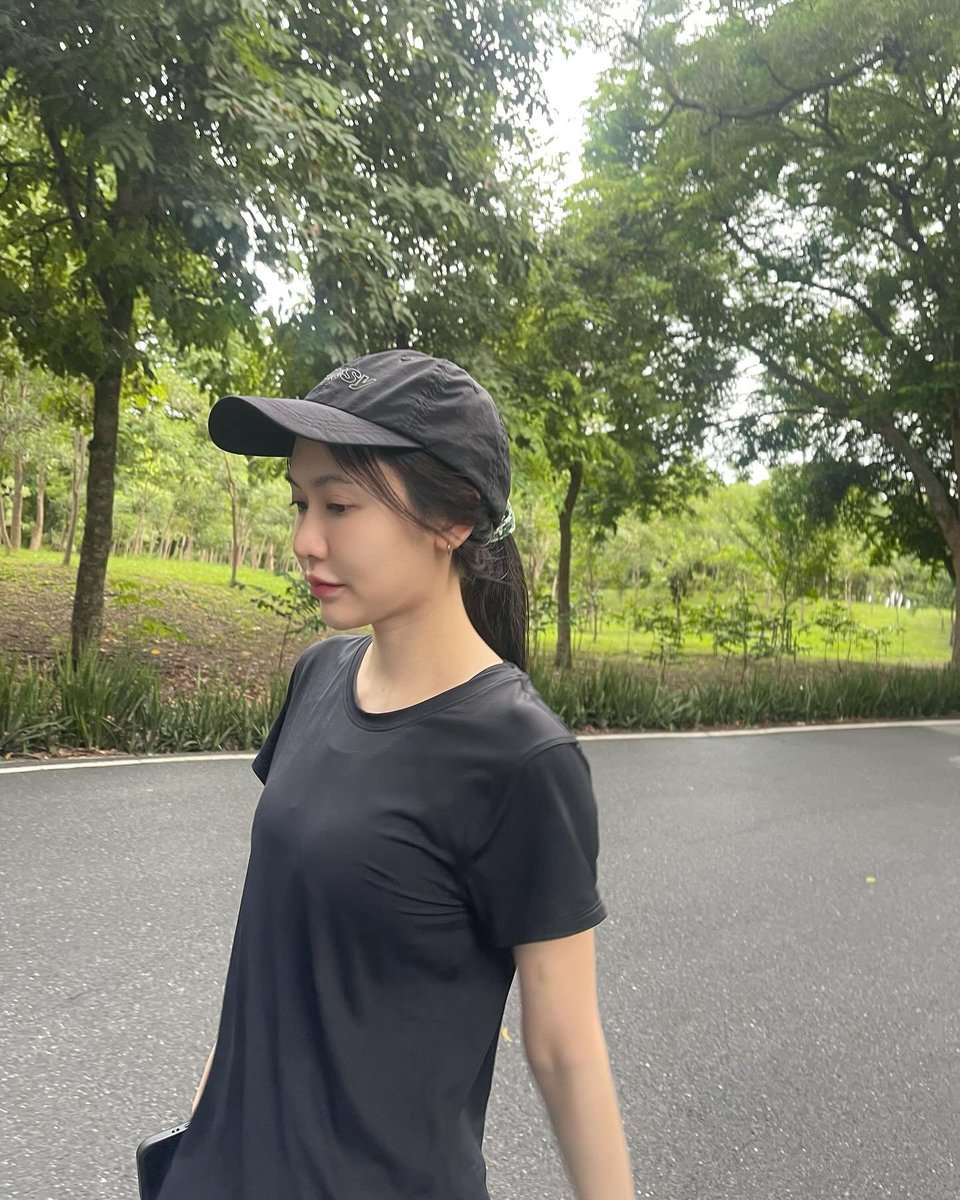 ktmt0419's tweet photo. รูปเซ็ทนี้ทำให้บูสเอนเนอจี้ในการอยากไปวิ่งมาดดดด🏃🏻🏃🏻🏃🏻
#NoeyKanteera https://t.co/lwhjA1m7cV