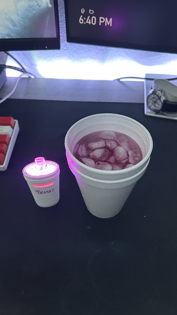 isniff0xy's tweet photo. ✌️.5 of sum warm ass patrisha❤️💜
#drugtwt #lean #codeine #tris #ghsp #tristroop https://t.co/ONmyzGYzUu