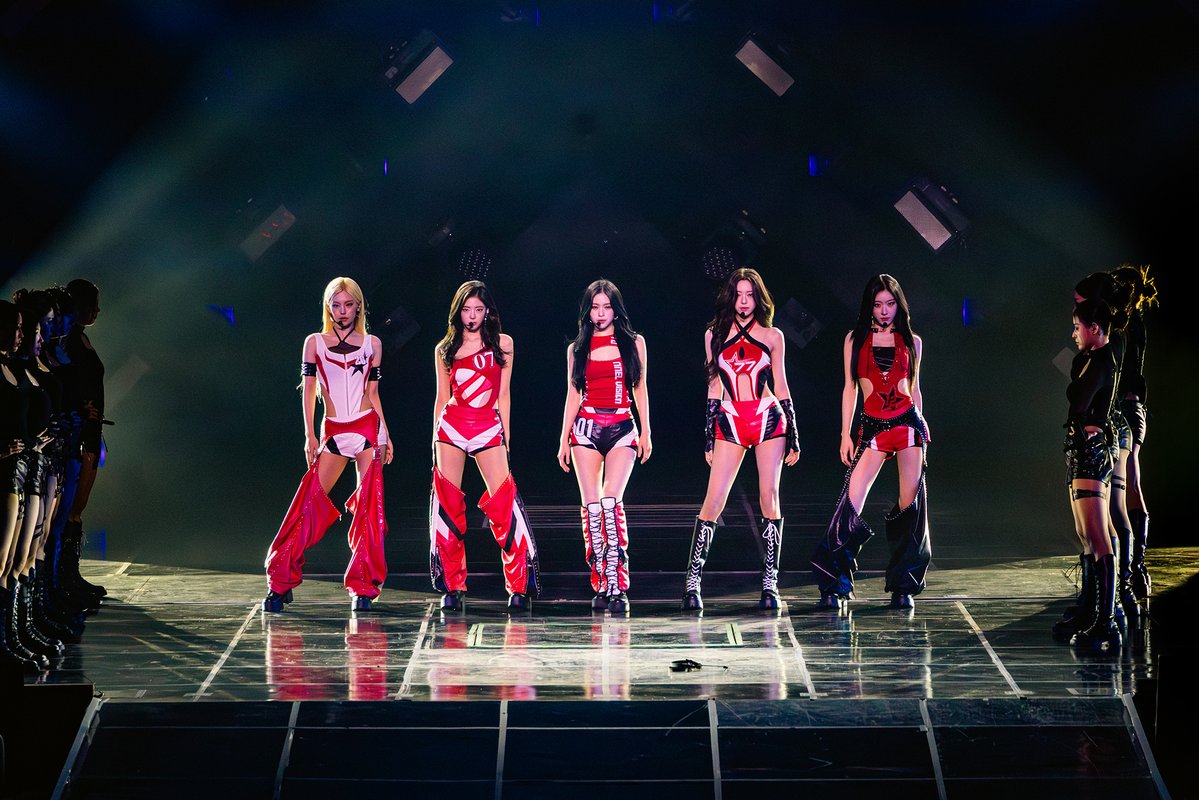 ITZYofficial's tweet photo. ITZY, 세 번째 월드투어 성료…
'퍼포먼스 퀸' 저력 재입증
https://t.co/sJkDYBIRVv

#ITZY #MIDZY @ITZYofficial
#ITZY_TUNNELVISION
#ITZY_TNVS
#ITZY_WORLD_TOUR https://t.co/m39KJg7mNP