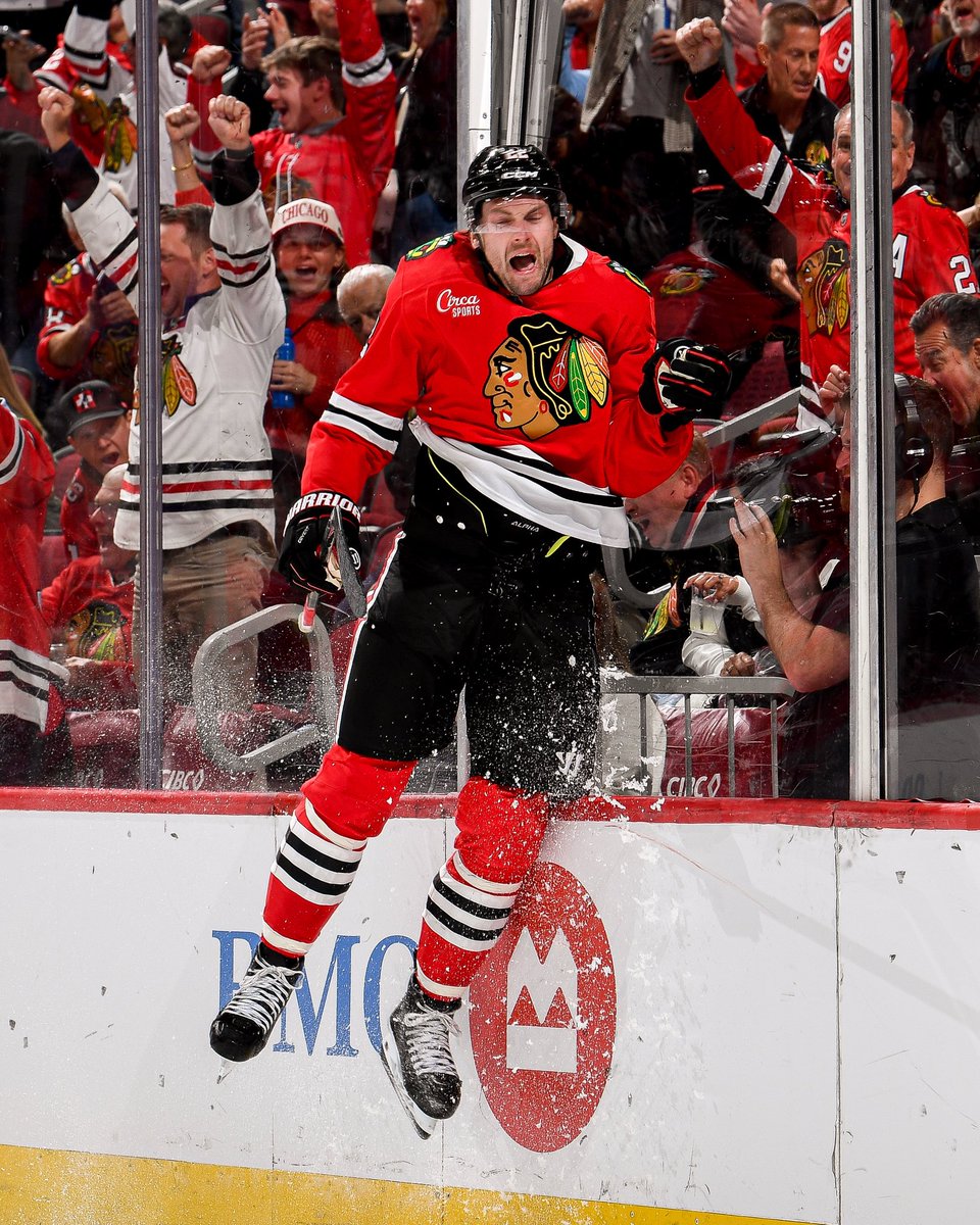 NHLBlackhawks's tweet photo. AHHHHHHH https://t.co/QHxNlplOmm