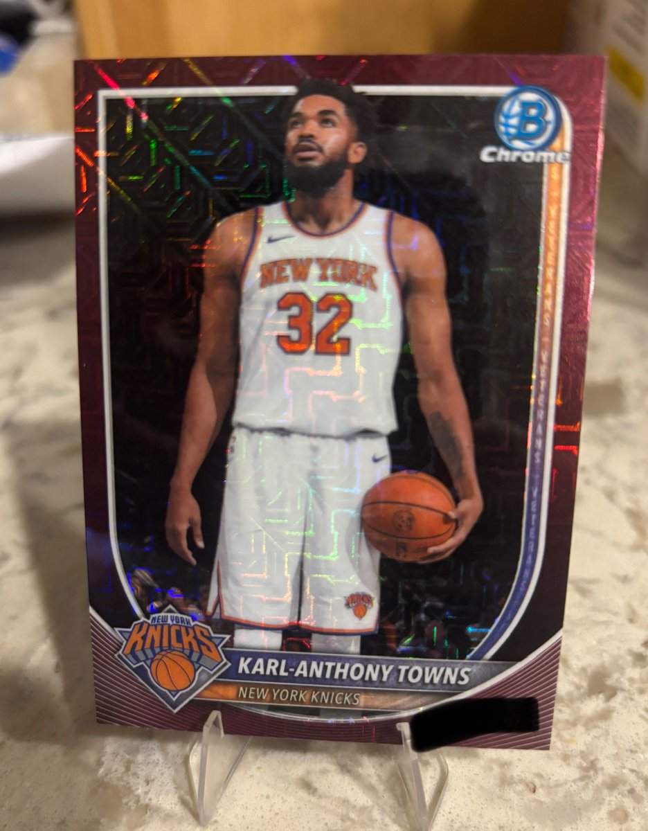 du47222292's tweet photo. Today’s giveaway: Topps Bowman Chrome Karl-Anthony Towns /275 
*Repost and Follow to Enter
Guess the number to win! https://t.co/MpwH2PeVts