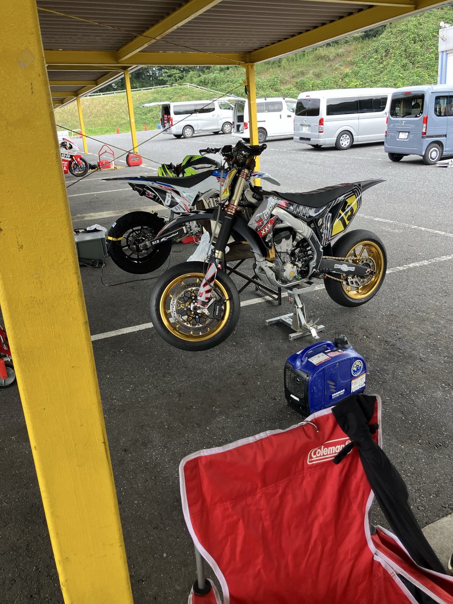 Z9Fzx's tweet photo. 桶川勢集合‼️
#モトブレイク https://t.co/jzO5Xd51L0