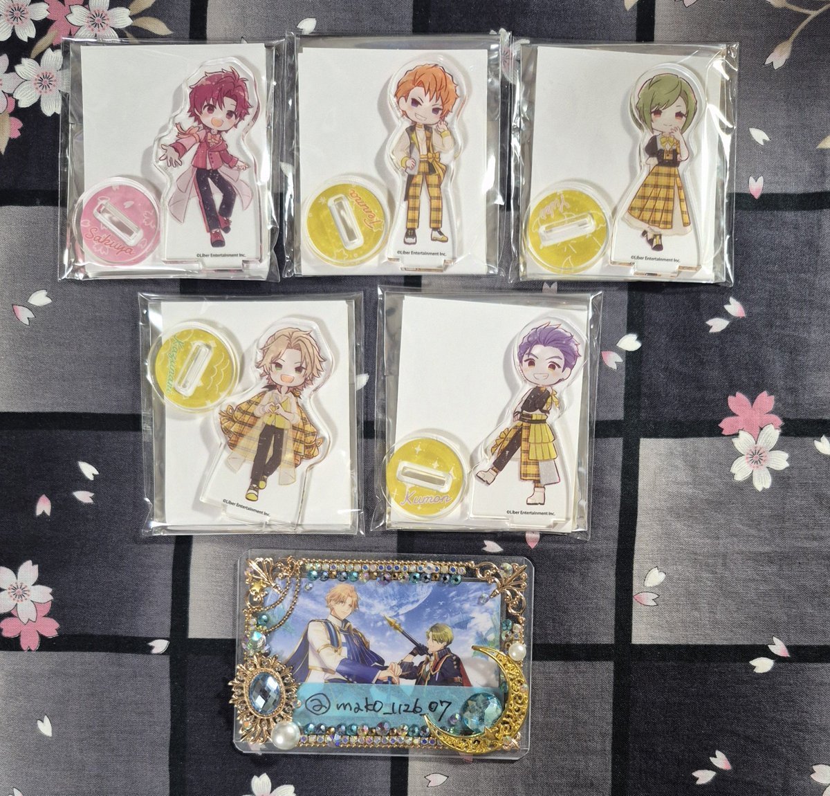 mako_1126_07's tweet photo. 【交換・譲渡】
A3!  GraffArt グラフアート アクリルぷちスタンド アクスタ 満開Memory

譲：咲也 天馬 幸 一成 九門

求：900円+送料
　　同異種 千景 至(固定)
　　まねきねこ アクスタ 千景 至

検索からでもご連絡下さい。
宜しくお願い致します。

＃まこお取引 https://t.co/uy02BzT5A2