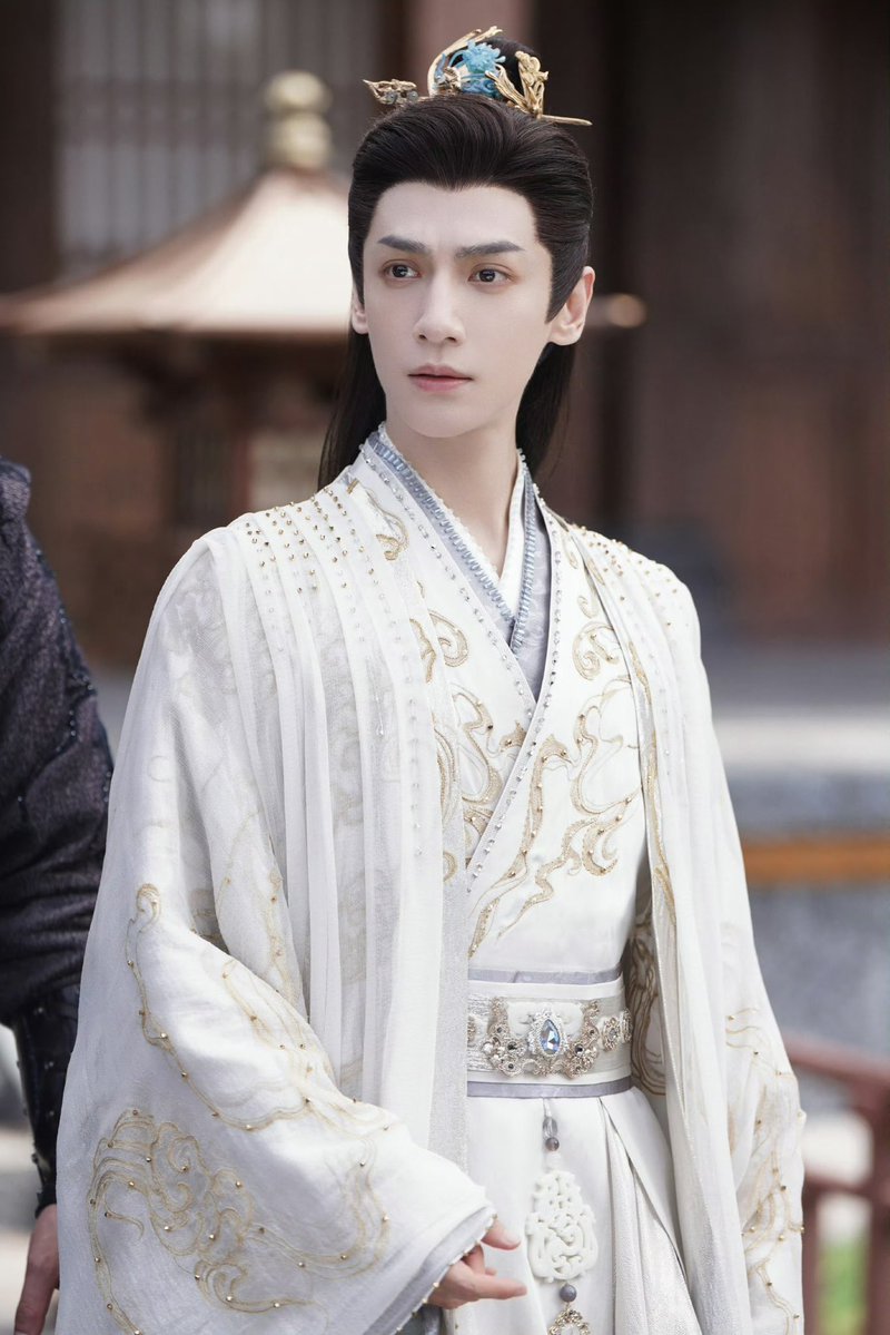 ThaiLuoshifen's tweet photo. 261007 หลัวอวิ๋นซีสตูดิโอ

#หลีซือ ออนไลน์

“อาภรณ์สีขาวแฝงไว้ด้วยความสง่างามและความองอาจ เบื้องหน้าคดีค่อย ๆ สืบค้นความจริง
เผชิญหน้ากับความวุ่นวายและพันธนาการทั้งหลาย ด้วยความมั่นใจเต็มเปี่ยม ไม่หวั่นเกรงต่อผู้มีอำนาจ”

#หลัวอวิ๋นซี #罗云熙 #LuoYunxi #魅影神捕 #เทพมือปราบเงาปีศาจ

https://t.co/FQtoMAfmiT