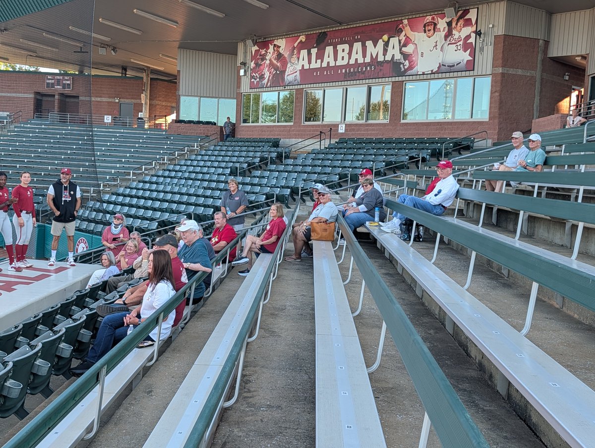 bamasbwalkoff's tweet photo. A great afternoon with the BAMA Softball Walk-Off Club! Members watched practice, enjoyed BBQ, met #Team31 and heard from the coaching staff.

See all of the photos: https://t.co/tvjB9swjko

#memberpicnic #bamasb #team31 https://t.co/oXZlxZhGJ0