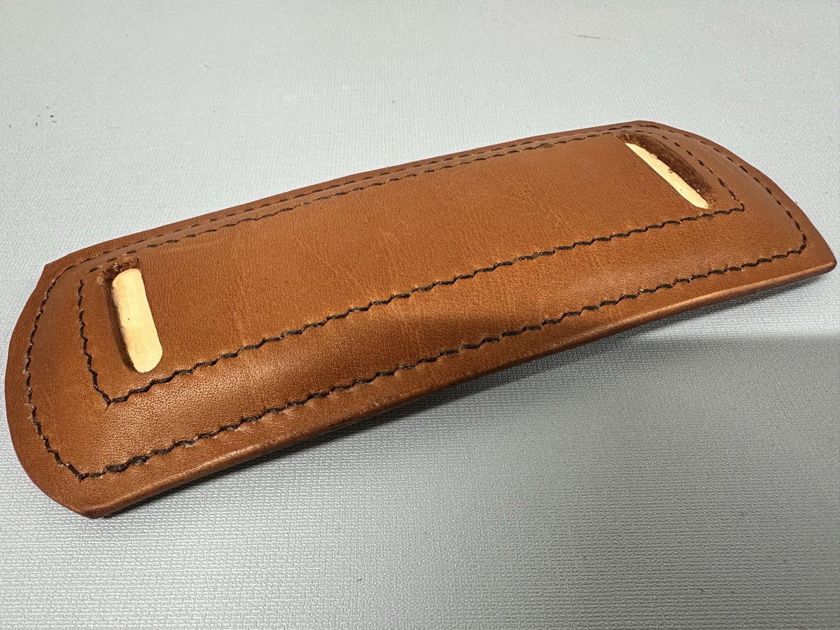 sabothebar's tweet photo. 我慢出来ずに、闇の企業へと持ってきたショルダーパット。コバも仕上げといた。帰ったら、ネン入れて完成かな https://t.co/uEVewUeeQ7