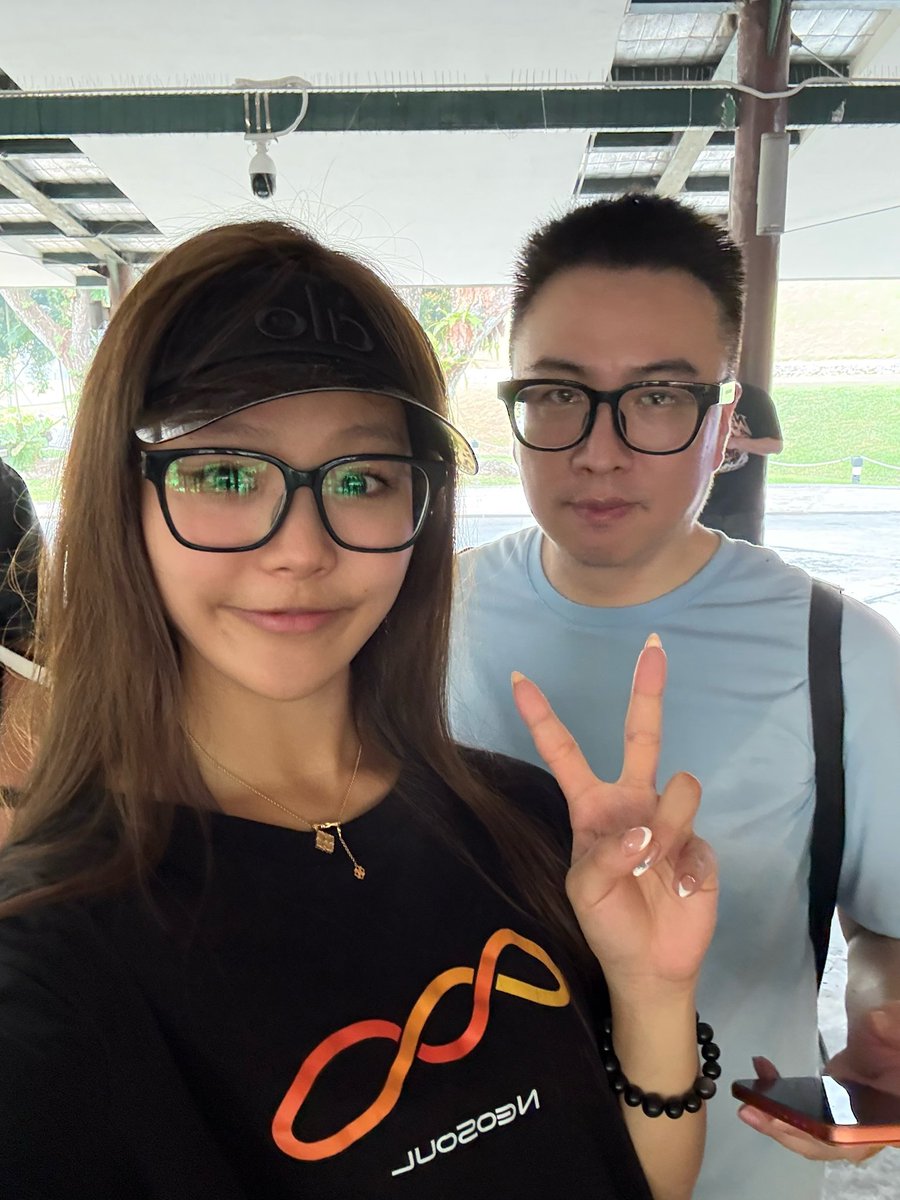 Rhea0xWeb3's tweet photo. GMGM！爬起来徒步！黑皮体育生上线
今日第一站！徒步水库 满满吸氧🥳🥳

感谢@PhyrexNi 邀请 @NeoSoulAI  和@bagel_win Cohost 的徒步健康局🤩🙋

路上遇到了好可爱的狗狗大队🥳

今天下午我们@BNBCHAINZH 活动见
今晚十点继续和倪大相约！龙虾局见🥰

@BryantAi2049 @DL_W59 @mike43414249 @captain_kent
@DUDULATAM @yfzhaomm @QS_199
@ashtonchen83 @vctbtc @chessxyz @Hansmahanakon @Molly9975019573 @菜虫💭rexrex2049 @fugui8 @LinSamrt