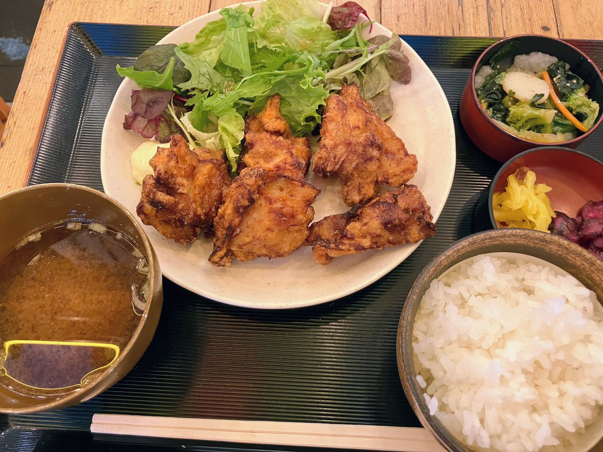 cas_1974's tweet photo. 今までランチやってなかった居酒屋がランチ始めてたからからあげた🤗 https://t.co/kR3gbQFMbx