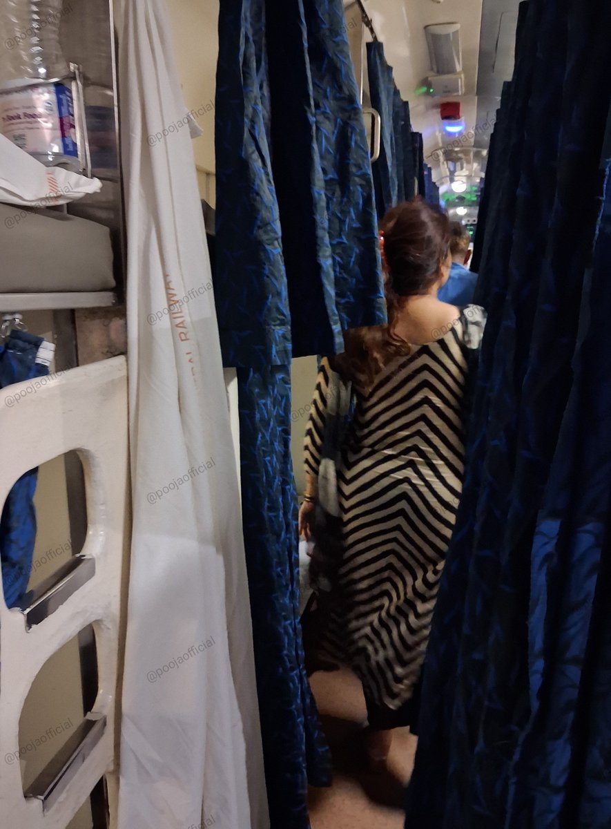 poojaofficial5's tweet photo. I had booked a 2AC ticket on Train 14007 Sadbhavana Express for my return journey from Lucknow

I thought I had sleep peacefully at night and reach Anand Vihar in the morning.

But one family that boarded at Shahjahanpur completely ruined the peace of my journey...1/2 https://t.co/hT4Ab8vxVp