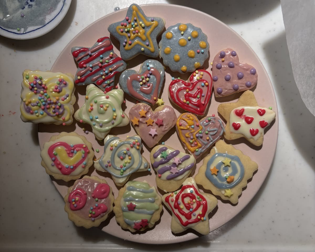 caligulafan05's tweet photo. I made cookies today 🍪 😆🩷 https://t.co/ETBphVZX5x