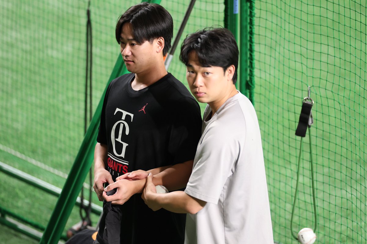 Sponichi_Photo's tweet photo. 仲良しなおふたり
#山崎伊織 選手
#井上温大 選手
（撮影・須田　麻祐子） https://t.co/p3V9mHaAxd
