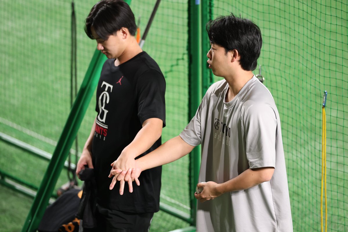 Sponichi_Photo's tweet photo. 仲良しなおふたり
#山崎伊織 選手
#井上温大 選手
（撮影・須田　麻祐子） https://t.co/p3V9mHaAxd