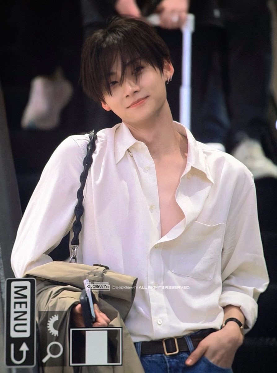 sangwonbnuuy's tweet photo. boobs. waist. ass. lashes he is everything https://t.co/Z60Ub7E8Zk