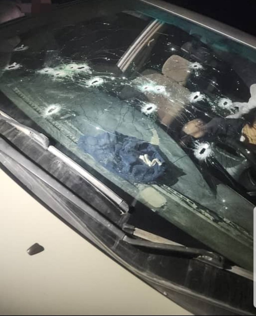 Altarby15862B's tweet photo. الحمد لله على سلامة أخينا يوسف بن شيخنا العلامة #يحيى_الحجوري من محاولة اغتيال جبانة غادرة، فالحمد لله الذي سلمه ونجاه، وبور مكر الأعداء
فالحذر الحذر يا أهل السنة من هؤلاء الجبناء؛ قوم عجزوا عن المواجهة، فلجؤوا إلى الاغتيالات في الخفاء، وما ذلك إلا دليل على جبنهم وخورهم، ودناتهم. https://t.co/kf7CVlLmSm