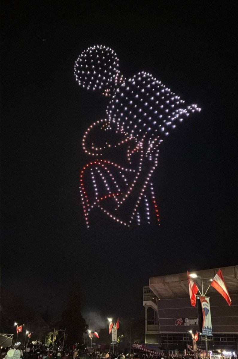 ale_elcontra's tweet photo. Show de drones? Copas? Sin chivos, para la gente en serio y gratis! 120 años del club en agosto 2025... siempre primeros, qué Club @EdelpOficial !! Aprendé, nefasto @tapiachiqui https://t.co/3yyoWe63as