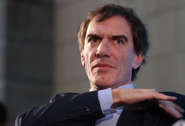 Ojo_Kritico's tweet photo. COMO SE EXTRAÑA LOPÉRFIDO. Recuerdo sus frases: "Entre todos los males que hizo el kirchnerismo, el peor fue crear fanáticos. Yo respeto a todo el mundo, pero el fanático no escucha, estuvimos gobernados por una secta, más allá de la corrupción, el kirchnerismo rompió el país" https://t.co/Wfvuupcfzd