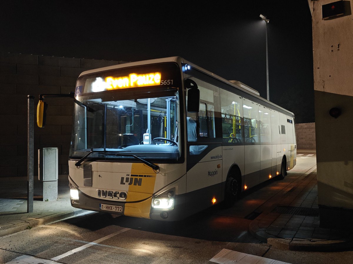 krisvl_70's tweet photo. Goedemorgen 👋 🚍

#delijn #publictransport #openbaarvervoer #busdriverlife #happybusdriver https://t.co/wfQjSElwbq