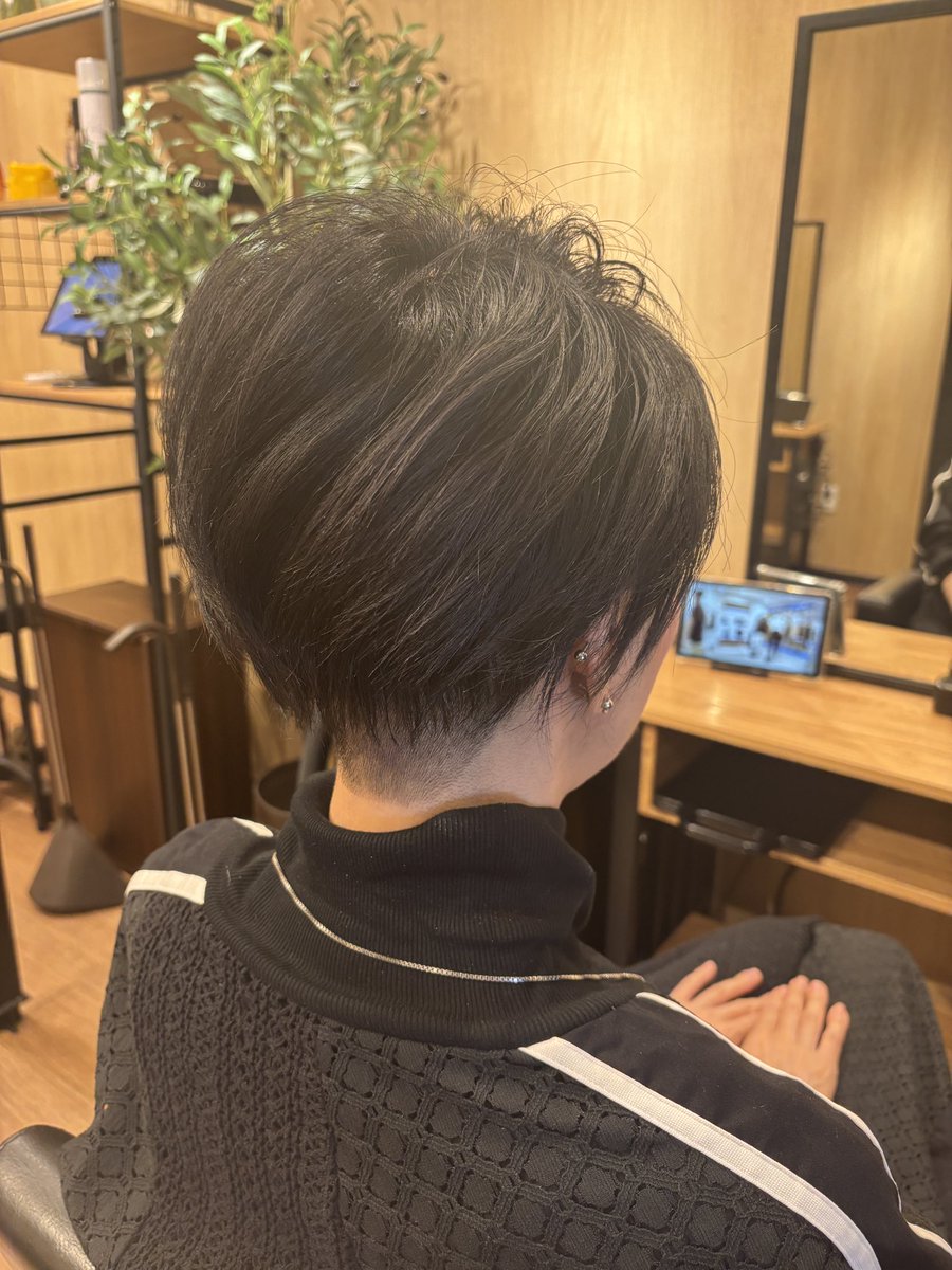 Itsuki_tkmy's tweet photo. 髪切ってきました。今日も2mmのツーブロック✄ https://t.co/Zs1CBBI8gY