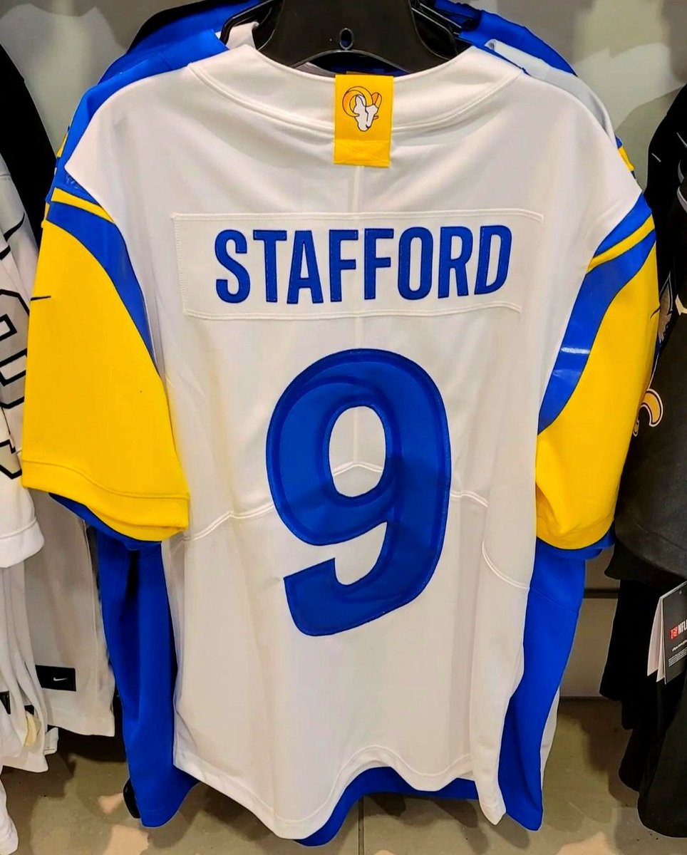 6ixRamsFanatic's tweet photo. In the state of Virginia I walked into a sports store pulled this off the rack. Stitched perfect condition easiest purchase of my life always representing... @RamsNFL 📸🐏😎🏈🇺🇲 #Nike #LARams #HornsUp #Stafford #Details #Rams #RamsFans #Apparel #Authentic #RamsHouse #NFL #Quality https://t.co/g96F4BDUZf
