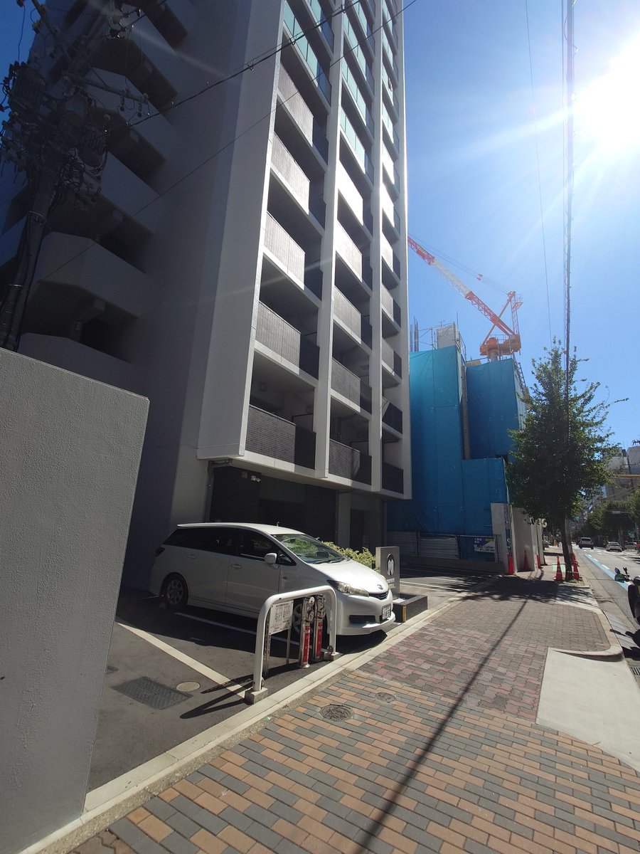 sagan_ken's tweet photo. 昔親が管理人しとった
住んでたビル来てみたら建て変わっとった😌
前を流れよる川、40年近く経ってもドブ川やった😌 https://t.co/rBWxcxPy8s