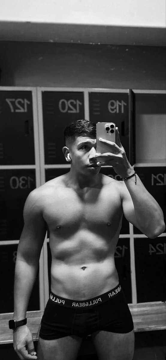 Sebastiandlv777's tweet photo. #GymShower #ShowerTime #LockerRoom #GymLife #GymBro #AfterWorkout #PostWorkout #FitnessMen #FitMen #GymBody #Sweaty #FreshOutTheGym #LockerRoomVibes #GymVibes #ThirstTrap
😶🌫️🧖🏽🚿🔥 https://t.co/xoJyic0vKZ