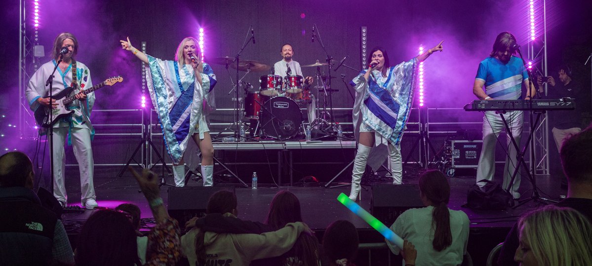 theharlington's tweet photo. 🎶 You can dance... 💃 You can jive...
Now all you need is a ticket.
The ABBA Tribute - Fever returns with all the biggest hits.
📅 9 Oct 🎟️ £25 Seated | £20 Standing
#ABBA #DancingQueen #NightOut https://t.co/di7wxDOlpX