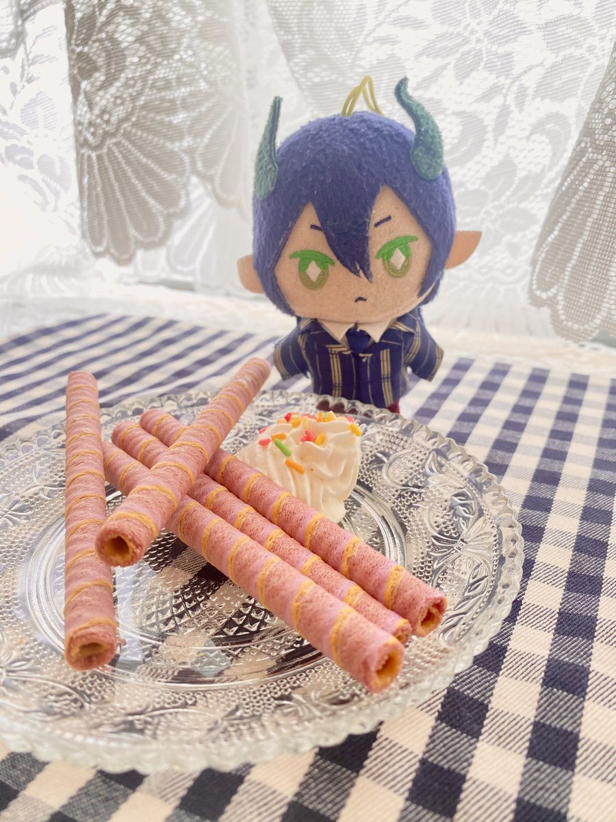 veilchenblau's tweet photo. 諸事情により、おやつはピコラ https://t.co/gxGYBYoOrO