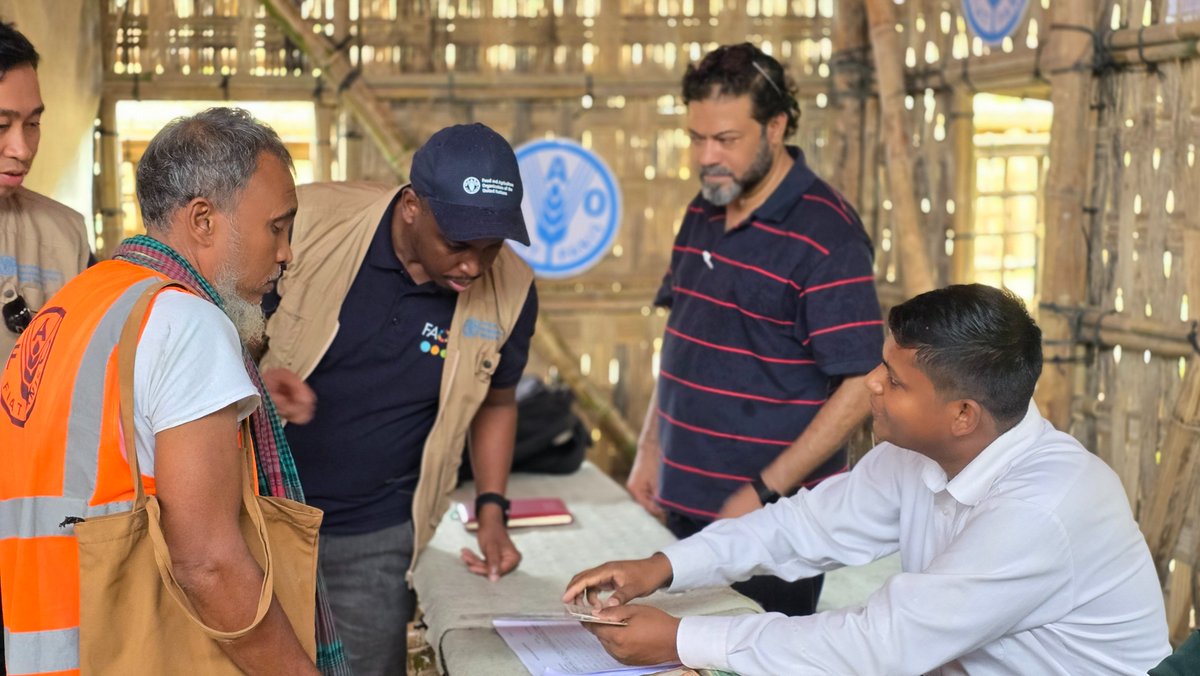 FAOBangladesh's tweet photo. 1,800+ Rohingya refugees have earned income through FAO's landslide risk reduction work,  60,000+ person-days of employment, plus 1,000+ trained in bioengineering &amp; nursery skills. Resilience built by people, for people. #CashForWork #CoxsBazar #Rohingya #BHF https://t.co/unpuZuOUFH