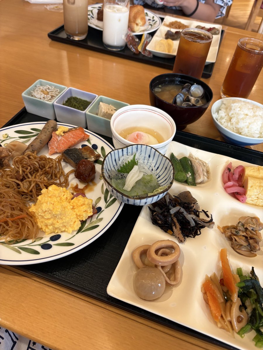 ememanyade2's tweet photo. 朝はガッツリ食べます https://t.co/nTJMWu55vJ