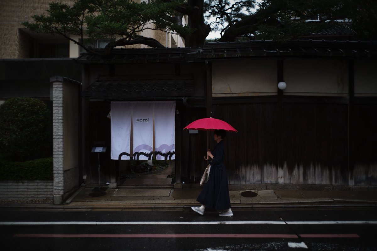mokano9_snap's tweet photo. 雨の日には赤い傘を持って

#雨の日 #restaurantmotoï 
#leicam11 #summicron35 https://t.co/jMWzaZjHEO