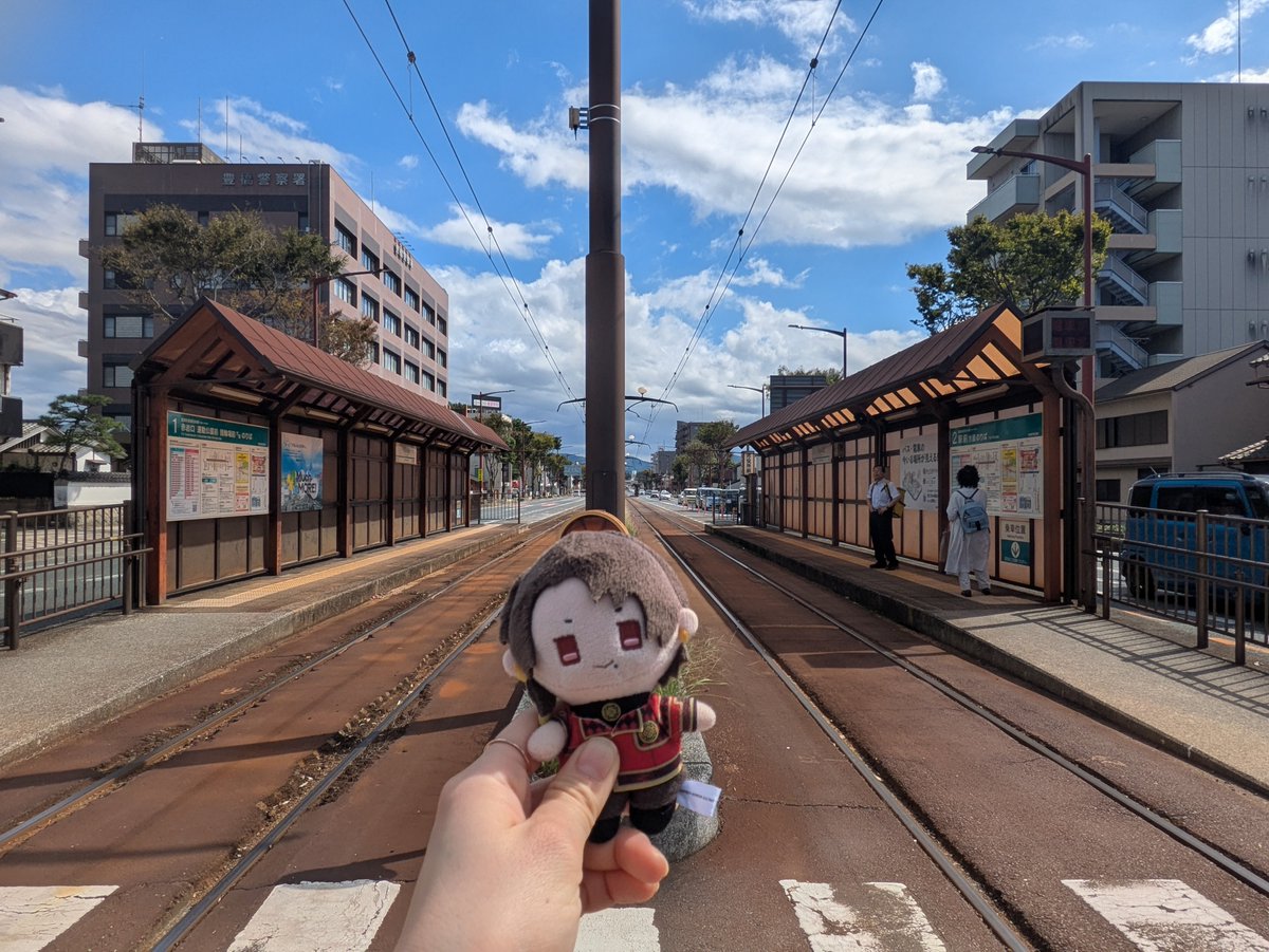 sakura__ato's tweet photo. 豊橋適度に田舎でよかったなあ〜ゴミ箱前でゴミ捨てるの待ってたらギャルに「ペットボトル？捨てますよー！」って言われた良すぎる。 https://t.co/t1rENhydZW