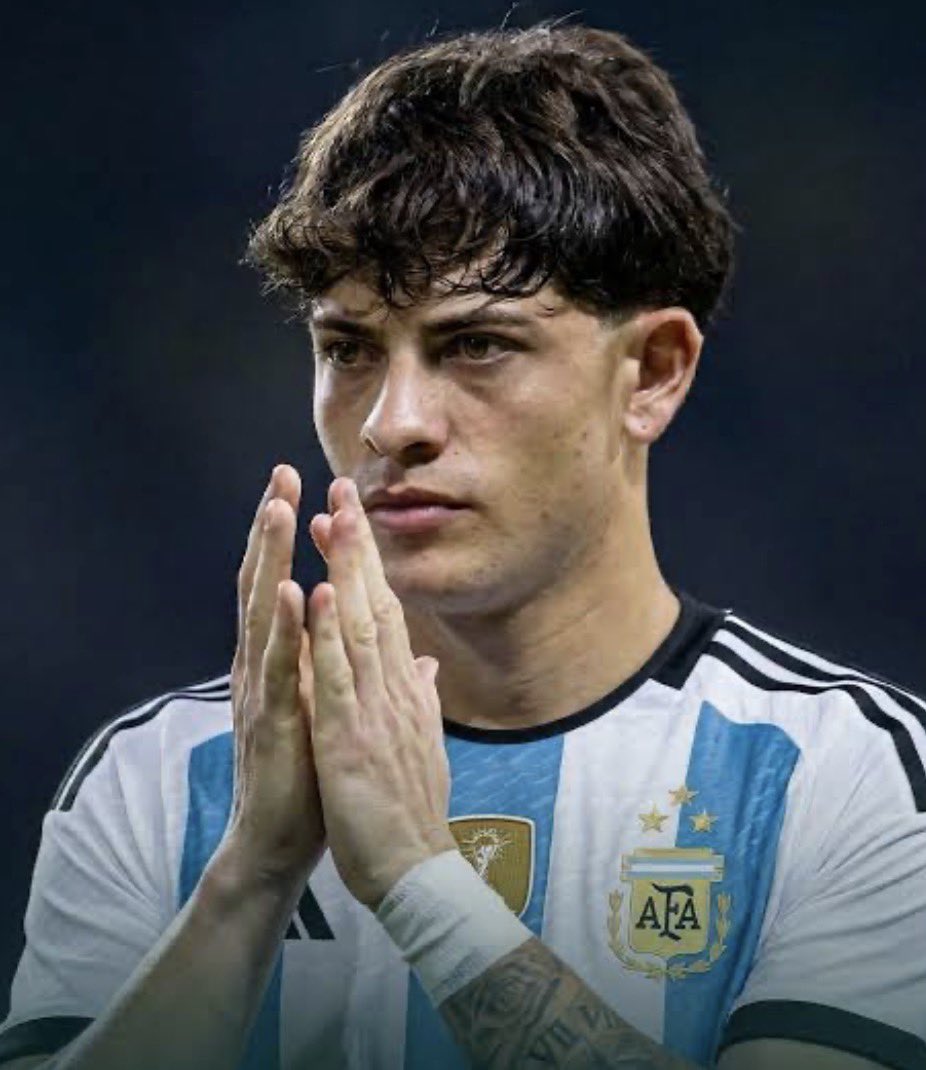 palmeirasHQ's tweet photo. Essa Data FIFA marca 2 eras!

O fim da Era Messi e o início da Era Giay na Seleção Argentina https://t.co/2uvTtr4yWf