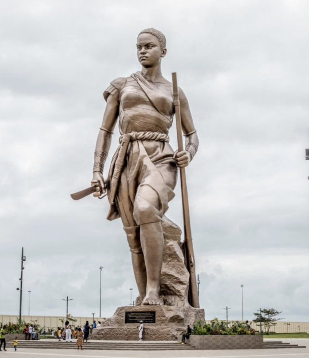 cabjedits's tweet photo. El capitan de Benin le regala a Messi un Homenaje que Rinde tributo a las Amazonas de Dahomey, el histórico y temido cuerpo militar de élite compuesto exclusivamente x mujeres que defendió el antiguo Reino de Dahomey

En su cultura, es un Reconocimiento de fuerza y resiliencia https://t.co/A3oMvQQwwO