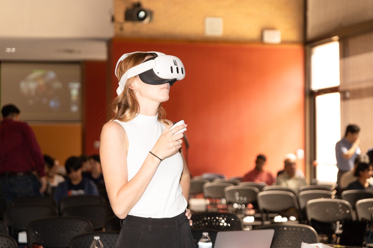 TheLongSOM's tweet photo. Participants and presenters concluded the 2nd Annual Advances in Human Health through Spatial Omics and AI 2026.

The final day featured a VR workshop and keynote honoring late @UTHealthSA President William L. Henrich. His wife, Mary, joined attendees for the keynote. https://t.co/2j97T8VjMZ