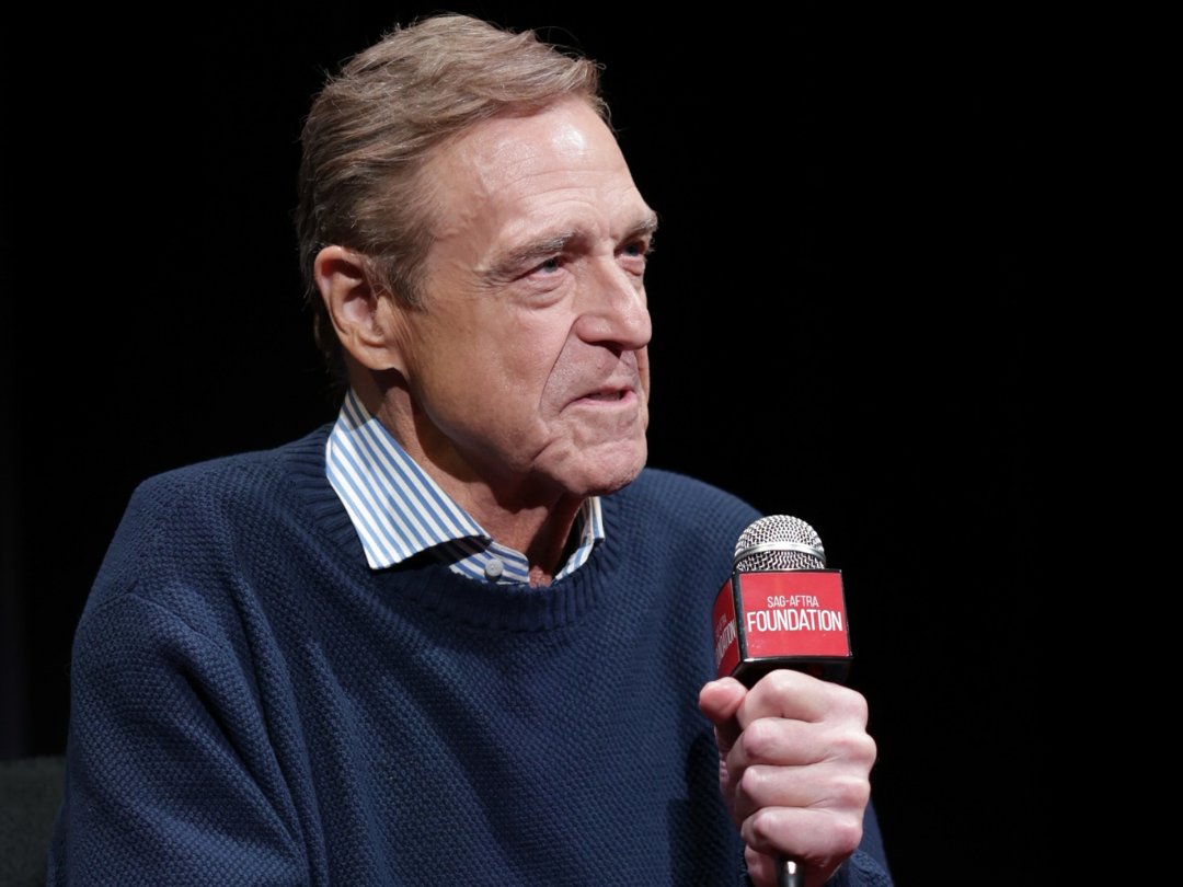 sagaftraFOUND's tweet photo. John Goodman ('Roseanne,' 'The Big Lebowski') joined us at the Robin Williams Center for a 90-minute Career Retrospective, the first event in a special week celebrating the Center's 10th anniversary. Moderated by @NeumaierMovies of WOR Radio: https://t.co/OprUIPCn6K https://t.co/UYAm4KwgMX