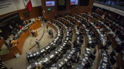 BarrancoAnaya's tweet photo. Senado declara constitucional reforma que prohíbe doble nacionalidad para candidatos a la Presidencia y gubernaturas
El requisito de más de la mitad de los congresos estatales se cumplió con la aprobación de 22 legislaturas locales en diversas entidades del país. https://t.co/WS0opAp6QV