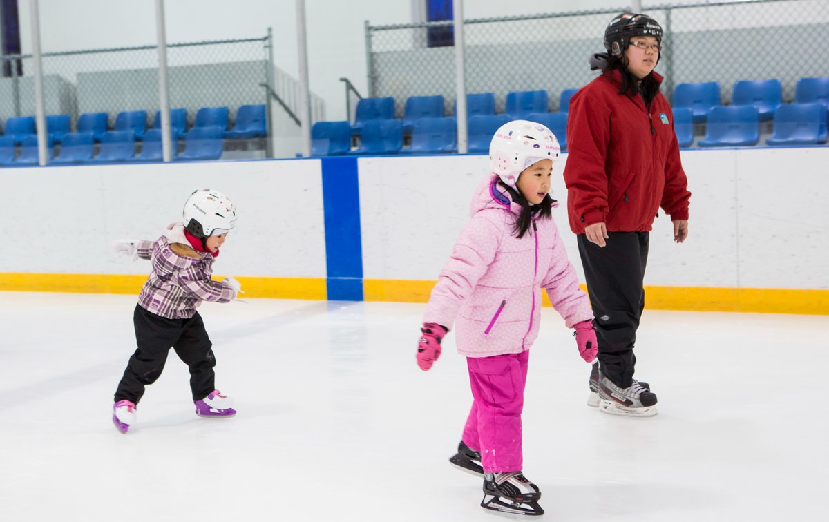 ParkBoard's tweet photo. Looking for skating lessons for your little one? ⛸️

Explore lessons for ages 3 to 13 and help them build their skills on the ice.

🔗 Browse skating lessons and register: https://t.co/O9XUtbVnuy https://t.co/bFkUw9ooxR