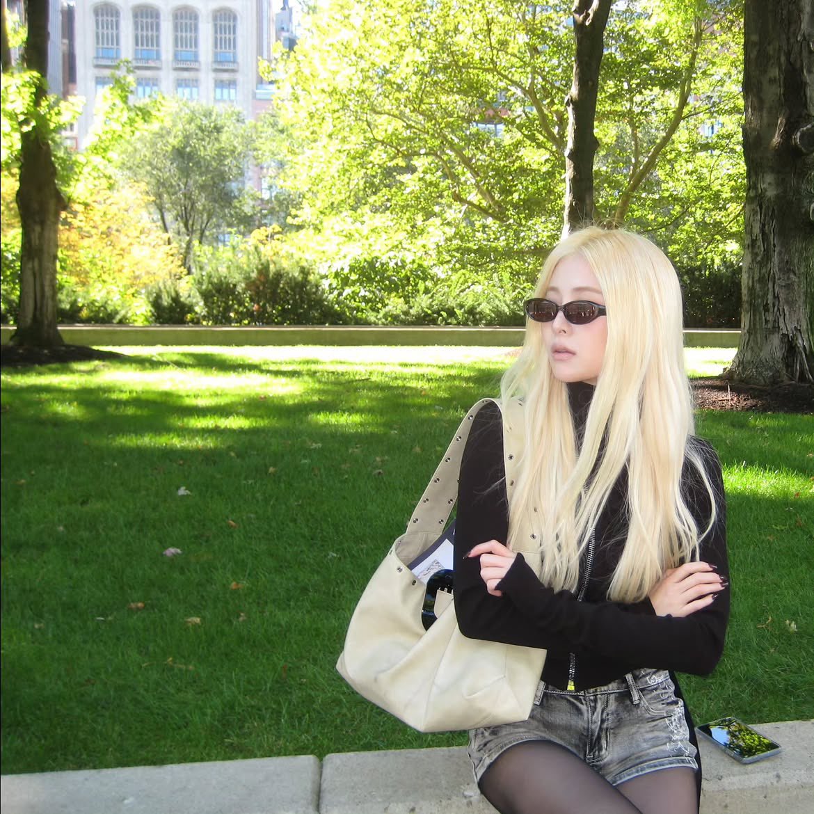 jenaissante's tweet photo. she’s so cool i need her https://t.co/1hckfUEz57