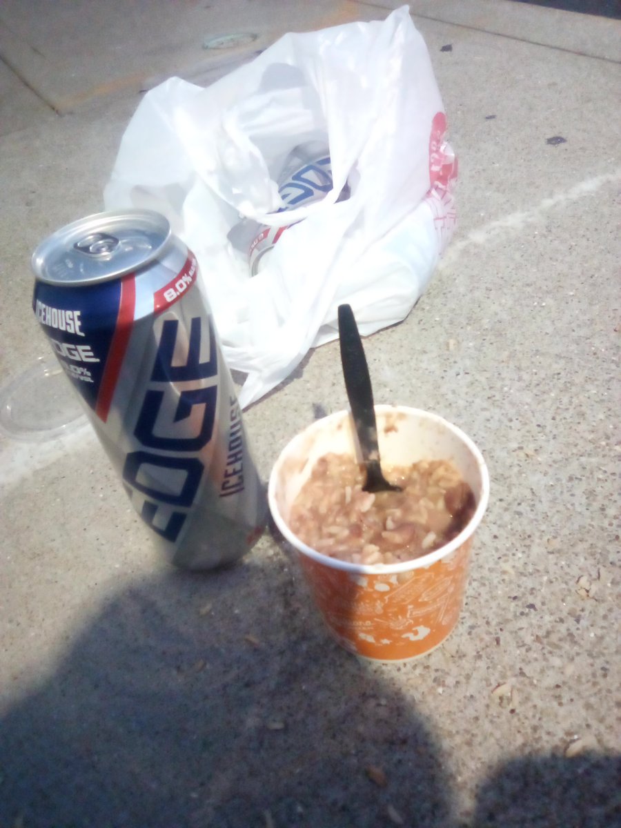 RealCountryJeff's tweet photo. Red Beans And Rice Salt And Pepper Plus Butter And Beers. Makes The Day Night Go Good @webn @Local12 https://t.co/OksFsUBBBG