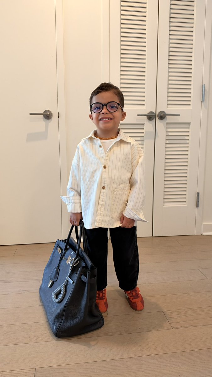 DarrenJGraham's tweet photo. Oh nothing, just my 4 year old looking taller than usual 🥺🥰 https://t.co/fp6nIlrXU1