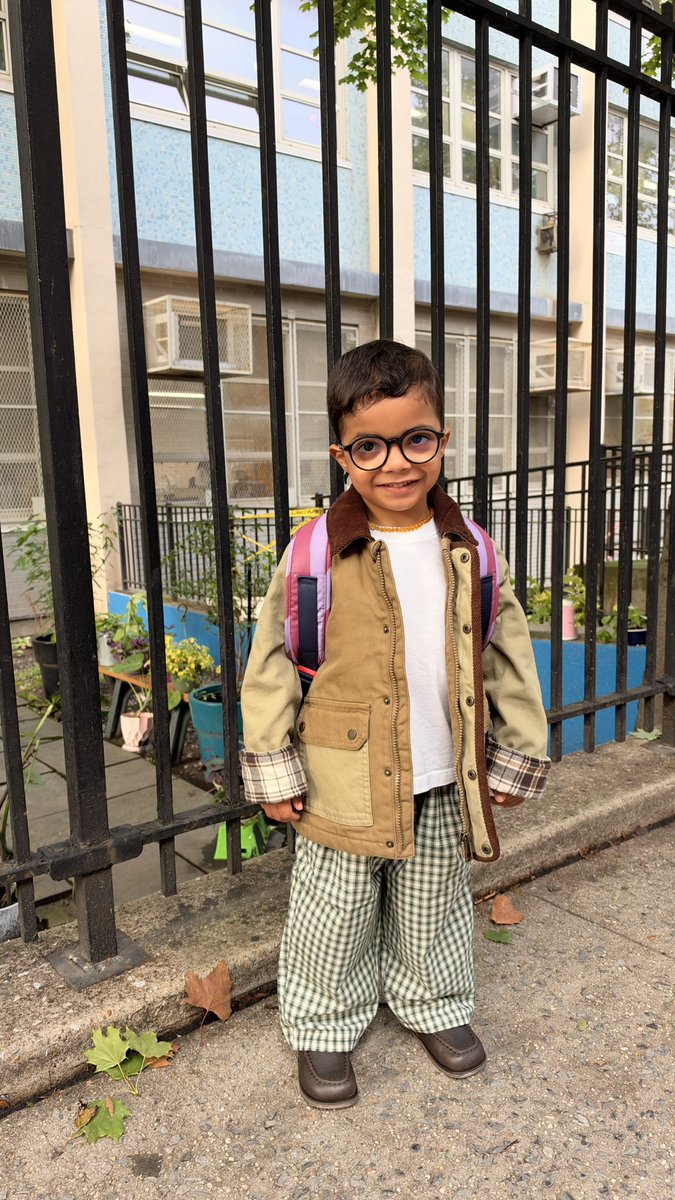 DarrenJGraham's tweet photo. Oh nothing, just my 4 year old looking taller than usual 🥺🥰 https://t.co/fp6nIlrXU1