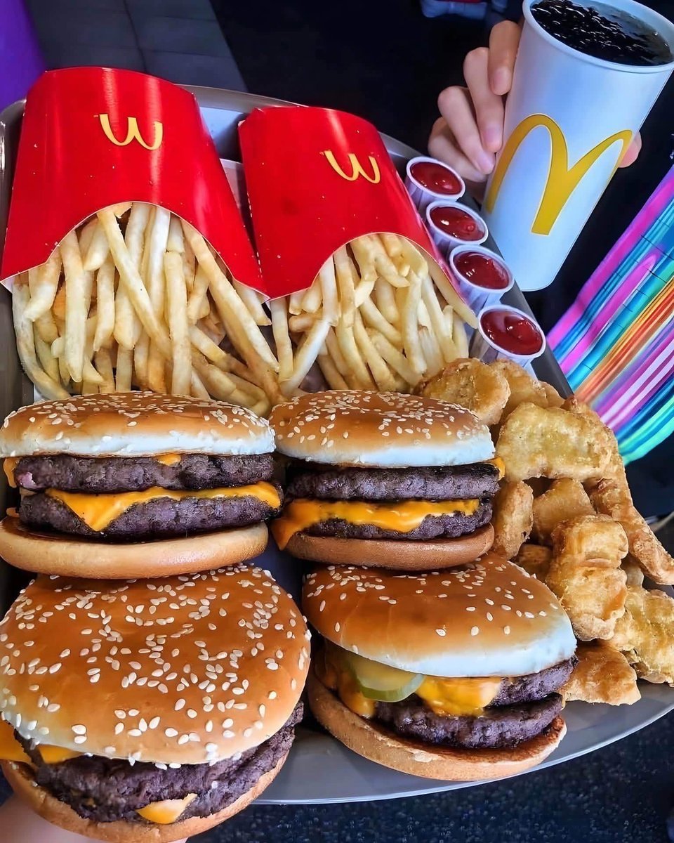 chefsevenn's tweet photo. What’s the first word that comes to mind when you see this? https://t.co/nLHadVNozj